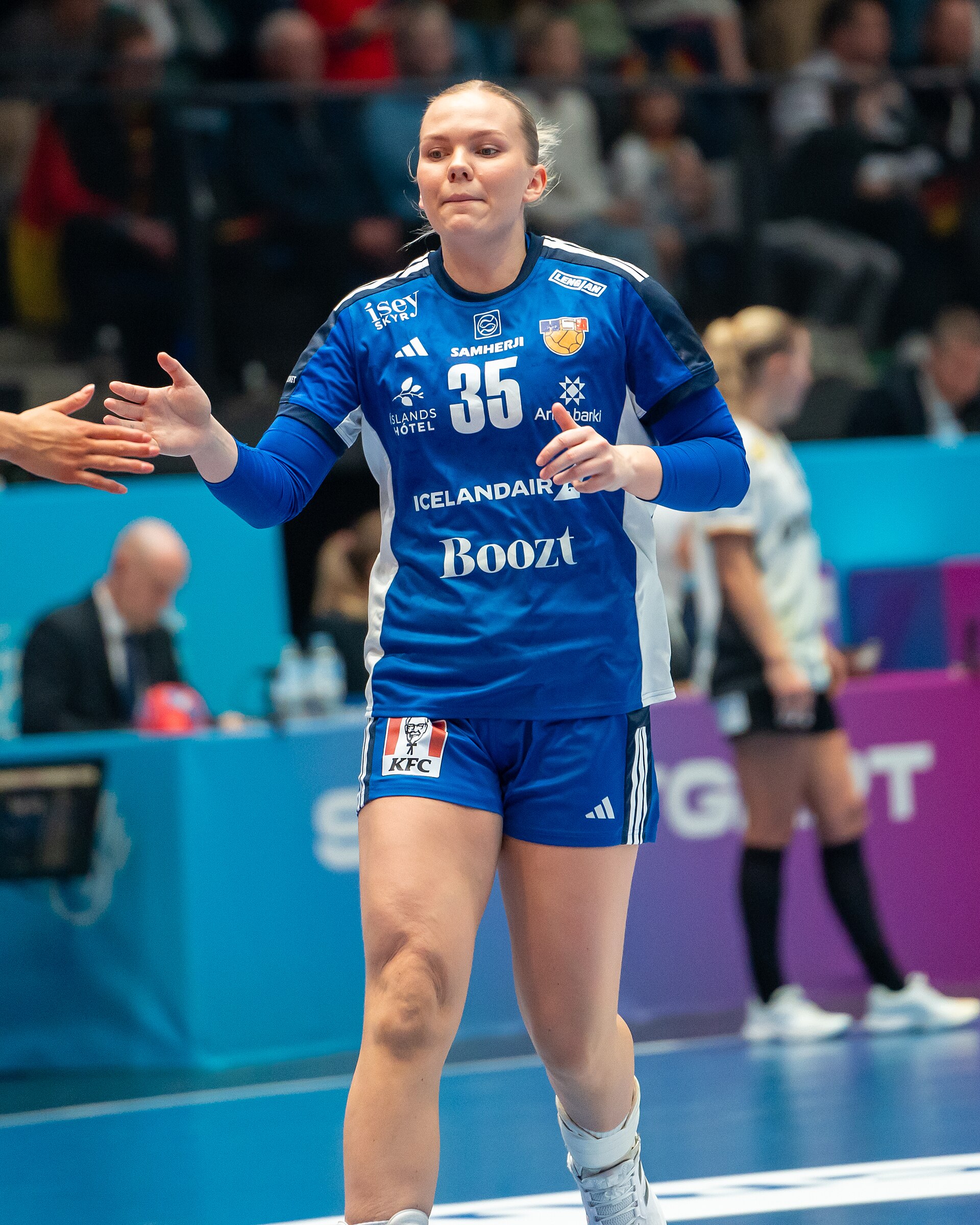 Alexandra Lif Arnarsdottir (35, Island)