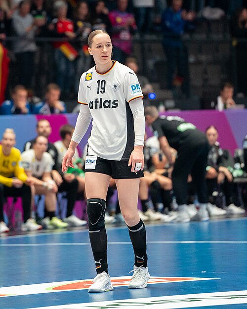 Nieke Kühne (19, Deutschland)