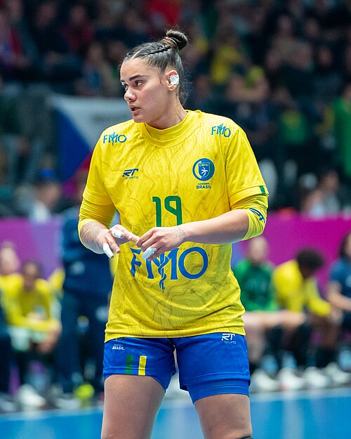 Milena Maria de Souza Menezes (19, Brasilien)