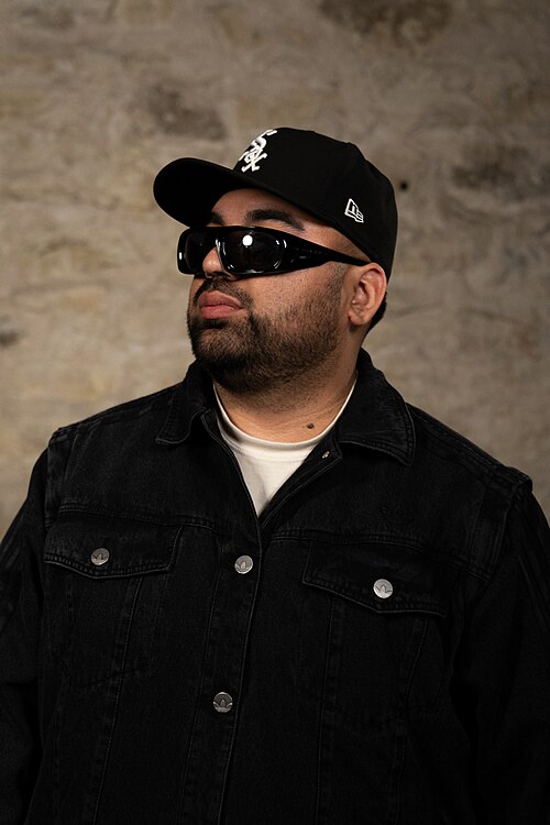 Alejandro at the WikiPortraits studio at the 2025 SXSW Festival.