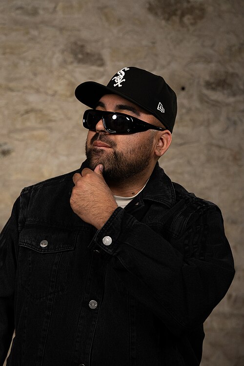 Alejandro at the WikiPortraits studio at the 2025 SXSW Festival.