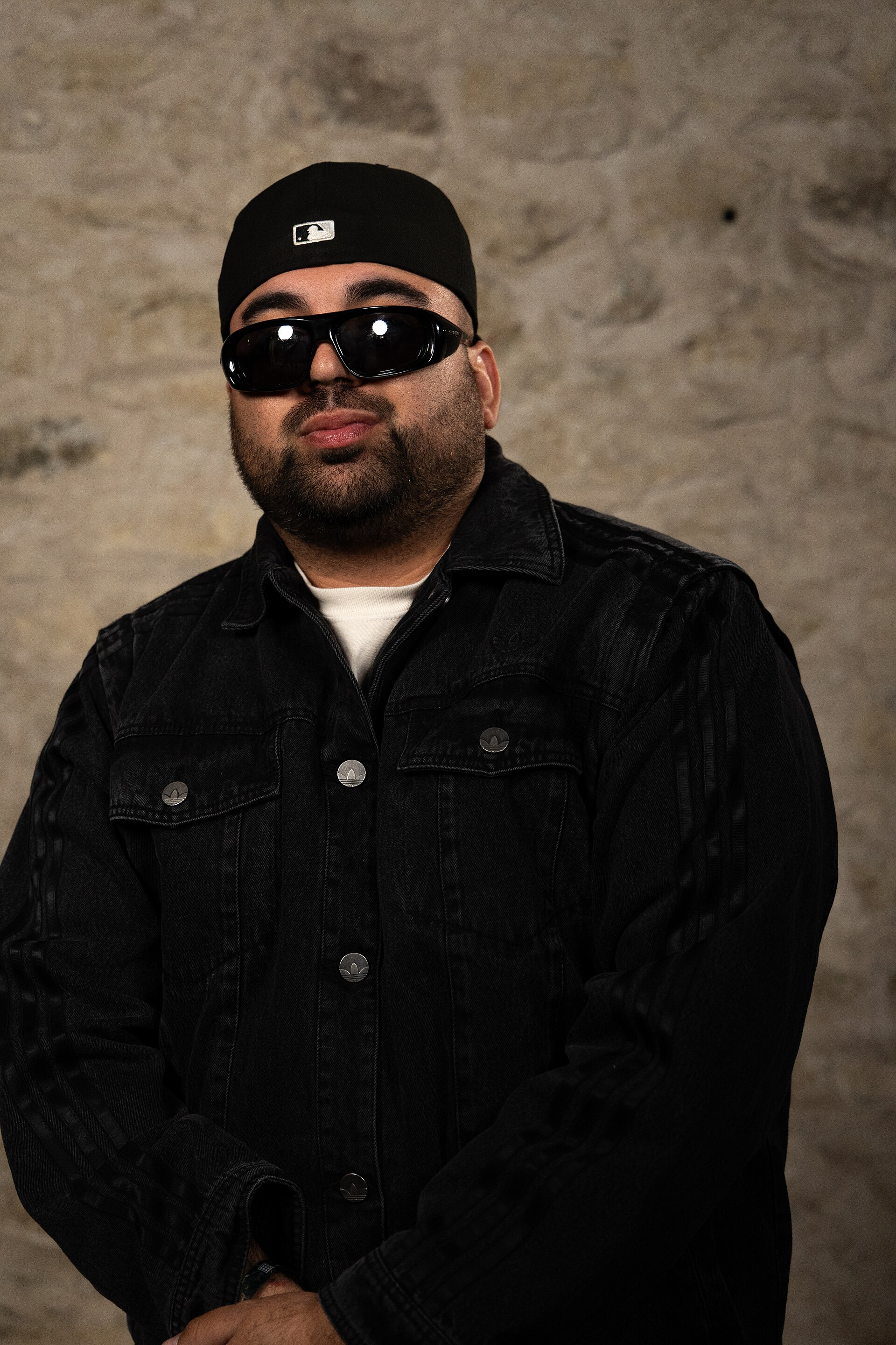 Alejandro at the WikiPortraits studio at the 2025 SXSW Festival.