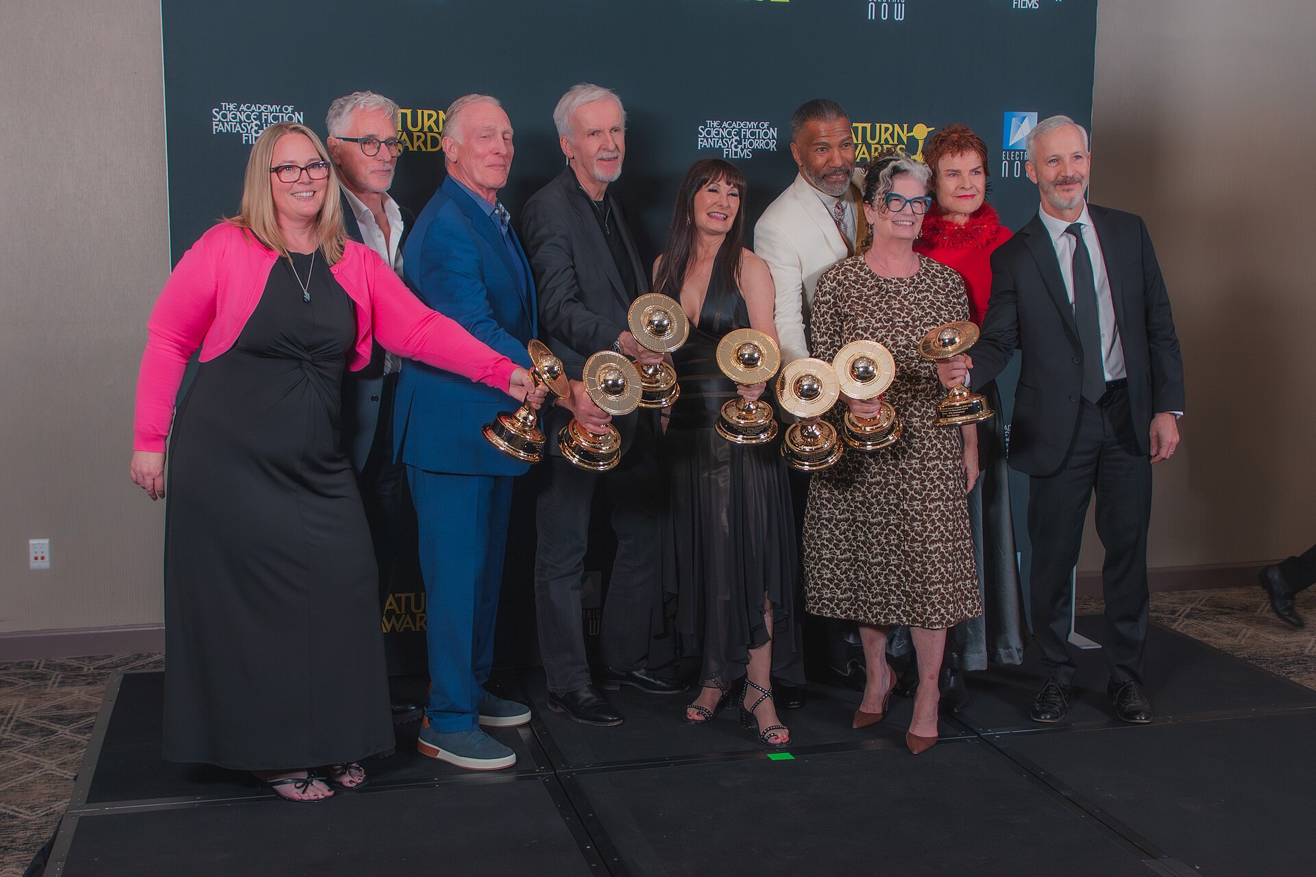 Carrie Henn, Carl Toop, Mark Rolston, James Cameron, Gale Anne Hurd, Ricco Ross, Jenette Goldstein, Cynthia Scott, & Matt Winston at the 53rd Saturn Awards