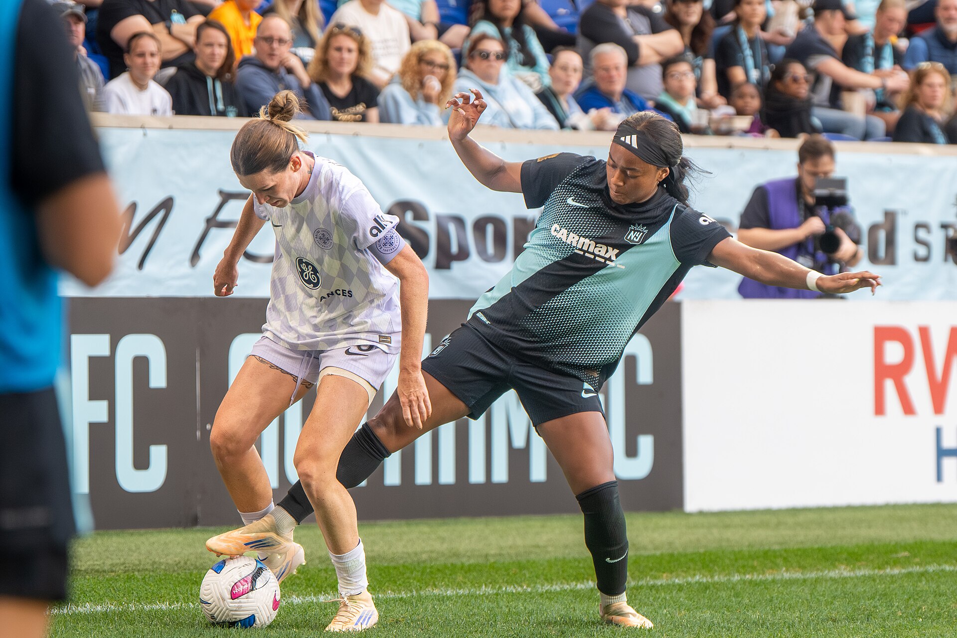 Arin Wright and Jaedyn Shaw during Gotham FC vs Racing Louisville on Oct 19, 2025