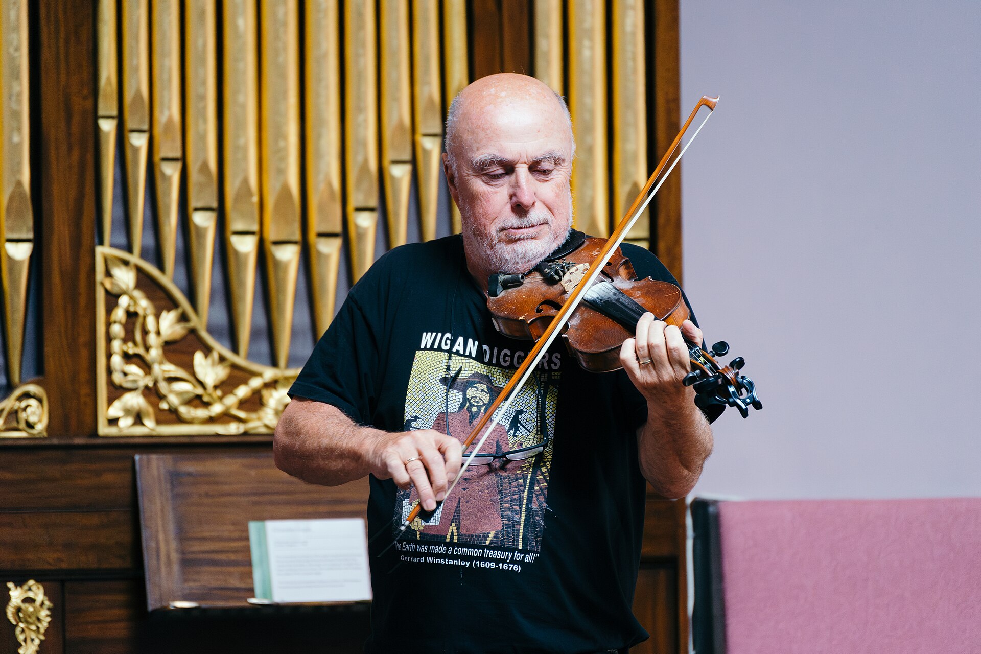 Attila the Stockbroker performing at the 2025 Edinburgh Festival Fringe