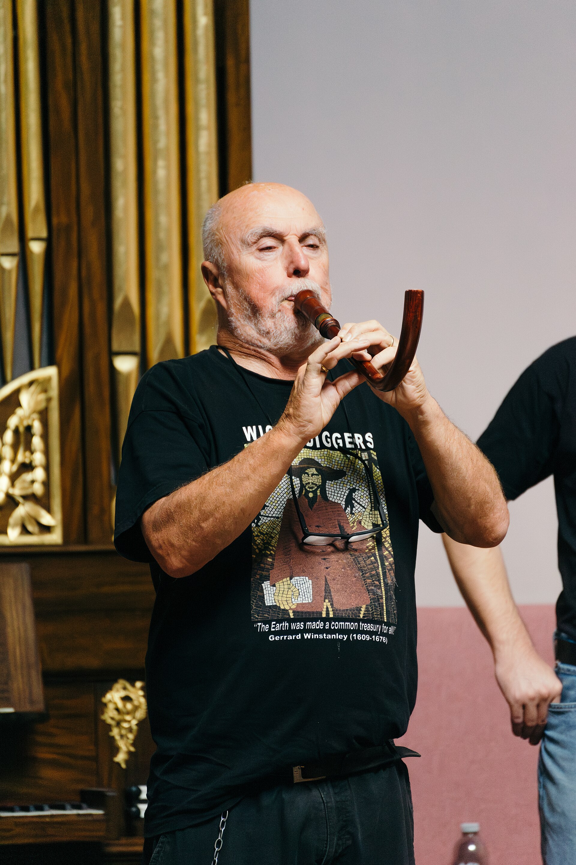 Attila the Stockbroker performing at the 2025 Edinburgh Festival Fringe