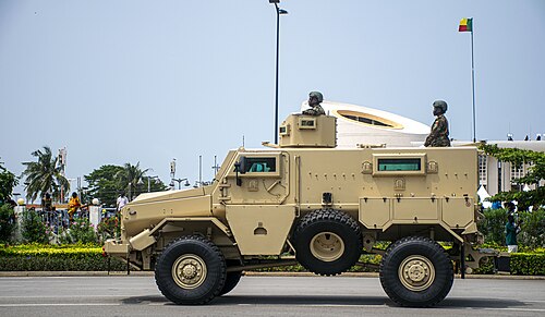 Défilé motorisé de l'armée