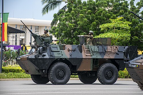 Défilé motorisé de l'armée
