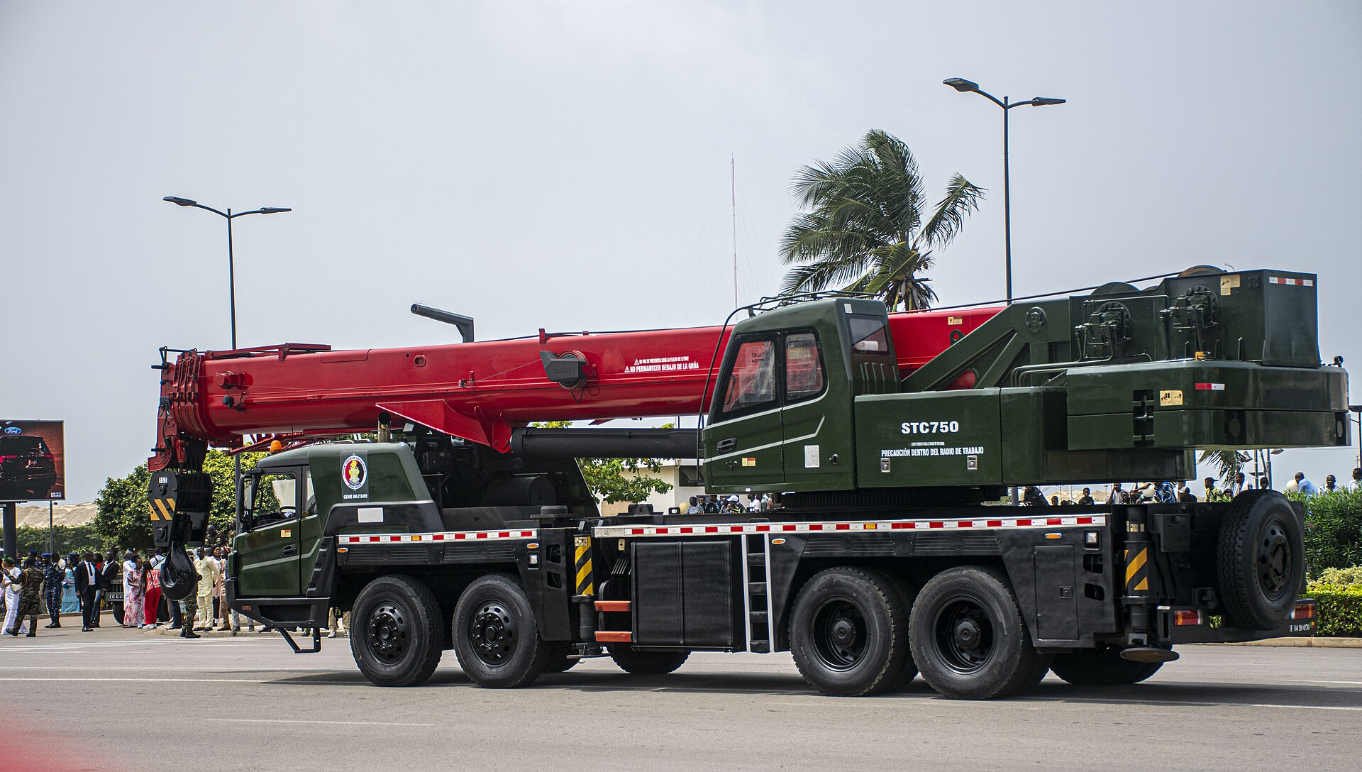 Défilé motorisé de l'armée