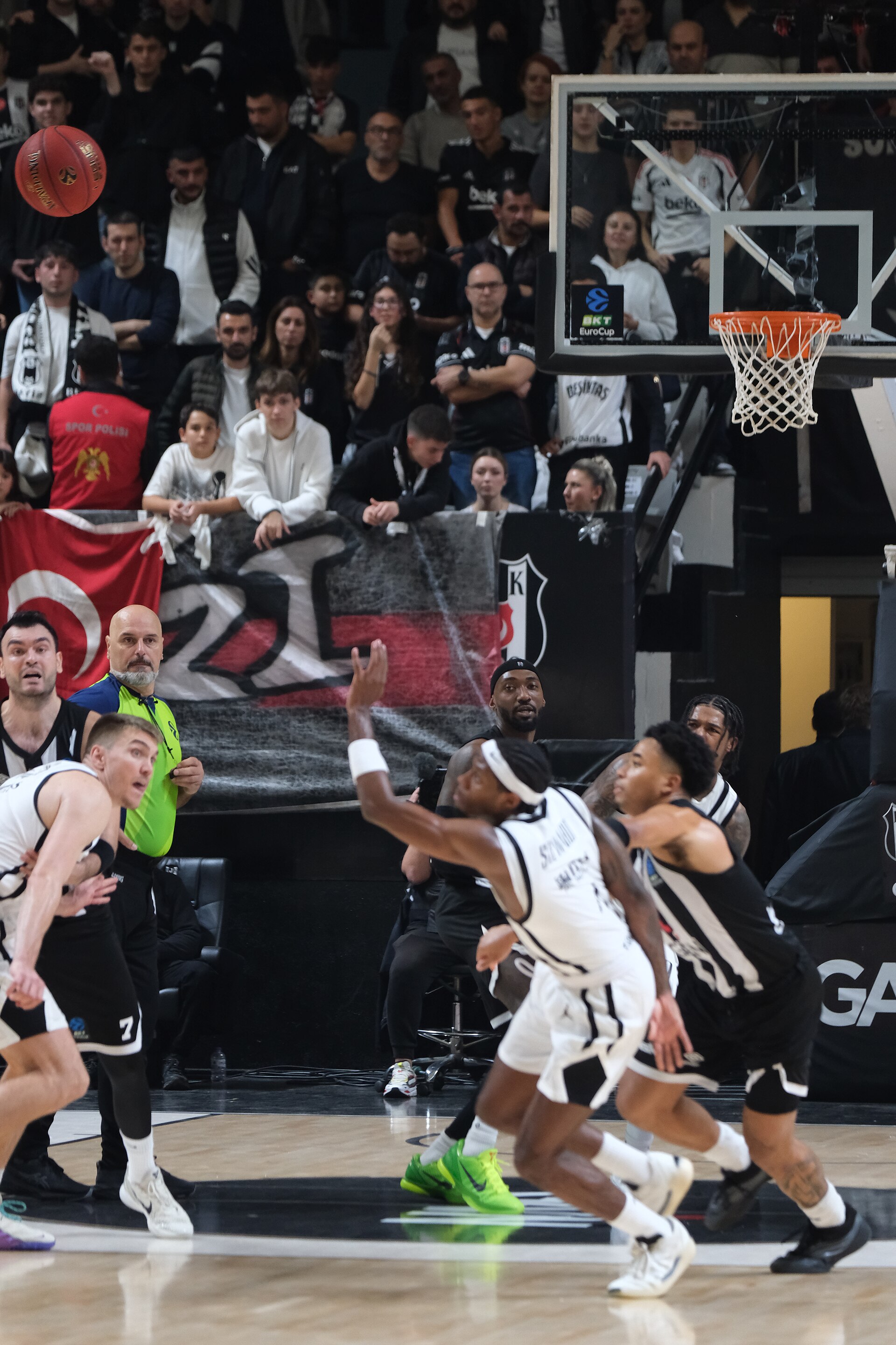 Beşiktaş MB vs Aquila Basket Trento EuroCup 20251112