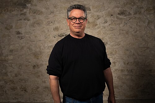 Bill Adair, Knight Professor of the Practice of Journalism and Public Policy- PolitiFact founder, at the WikiPortraits studio at the 2025 SXSW Festival.