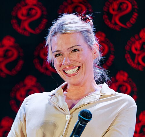 Billie Piper on the main stage at Rose City Comic Con