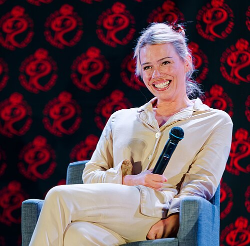 Billie Piper on the main stage at Rose City Comic Con