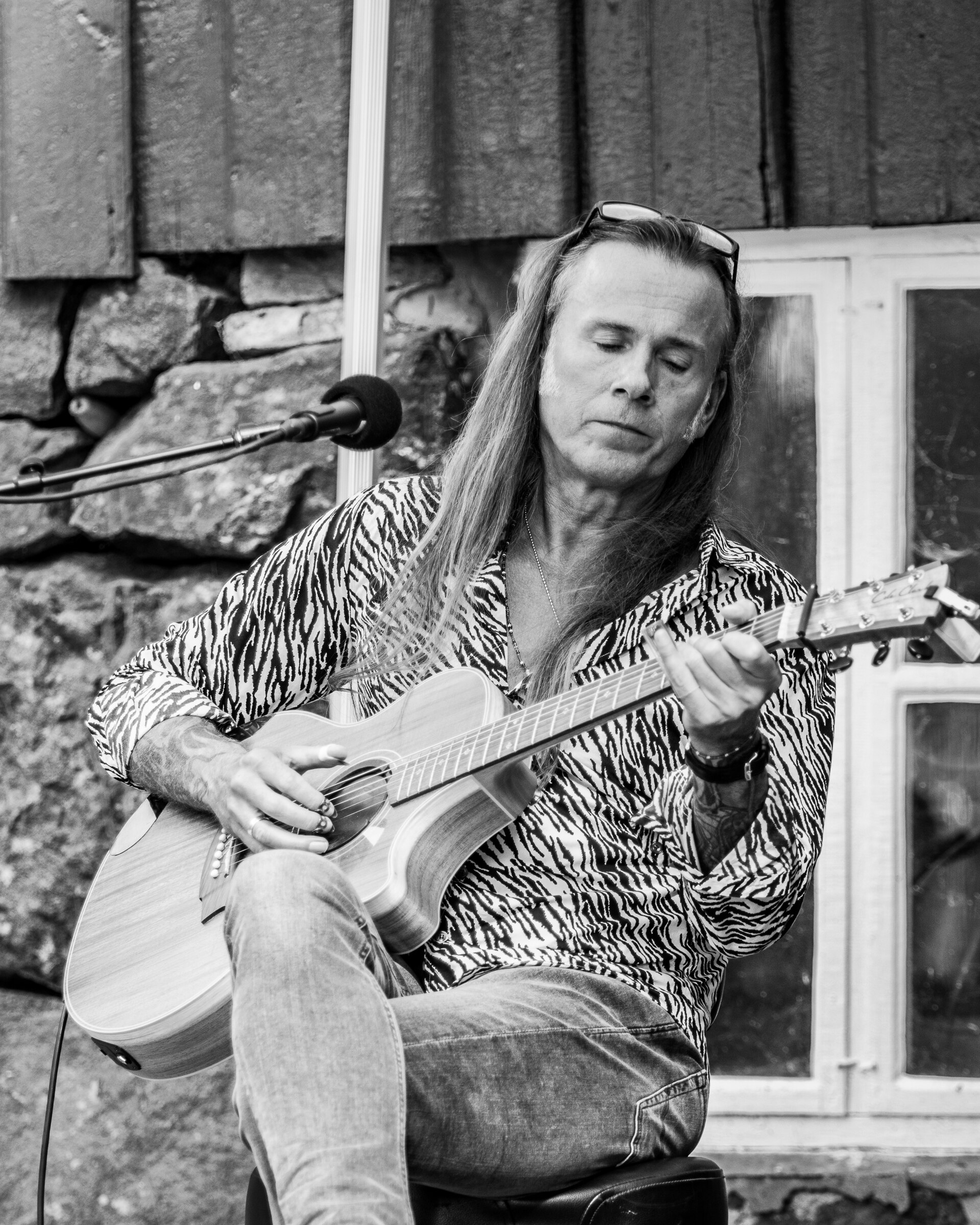 Bjørn Berge opptrår på Bratteklev skipsverft, Tromøy, under festivalen Canal Street i 2021.