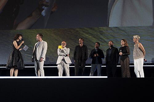 Director Brian Kirk and actress Emma Thompson onstage to introduce the Dead of Winter at the 78th Locarno Film Festival 09