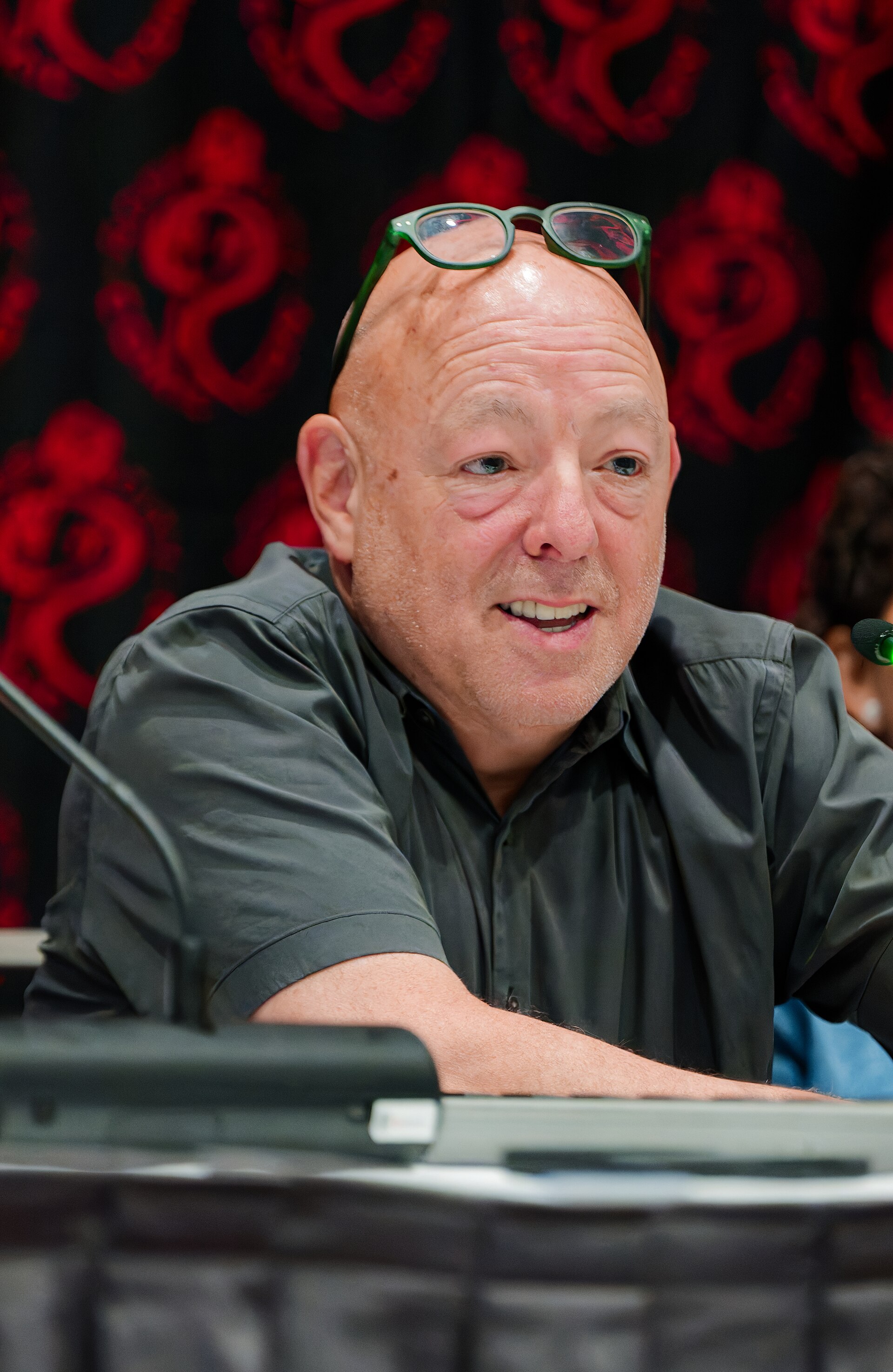 Brian Michael Bendis speaking on a panel at Rose City Comic Con