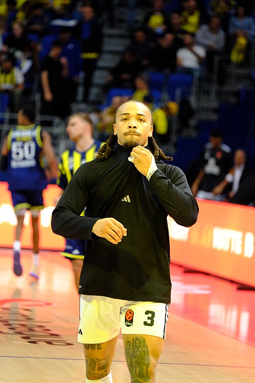 Carsen Edwards 3 Virtus Pallacanestro Bologna Euroleague 20251125