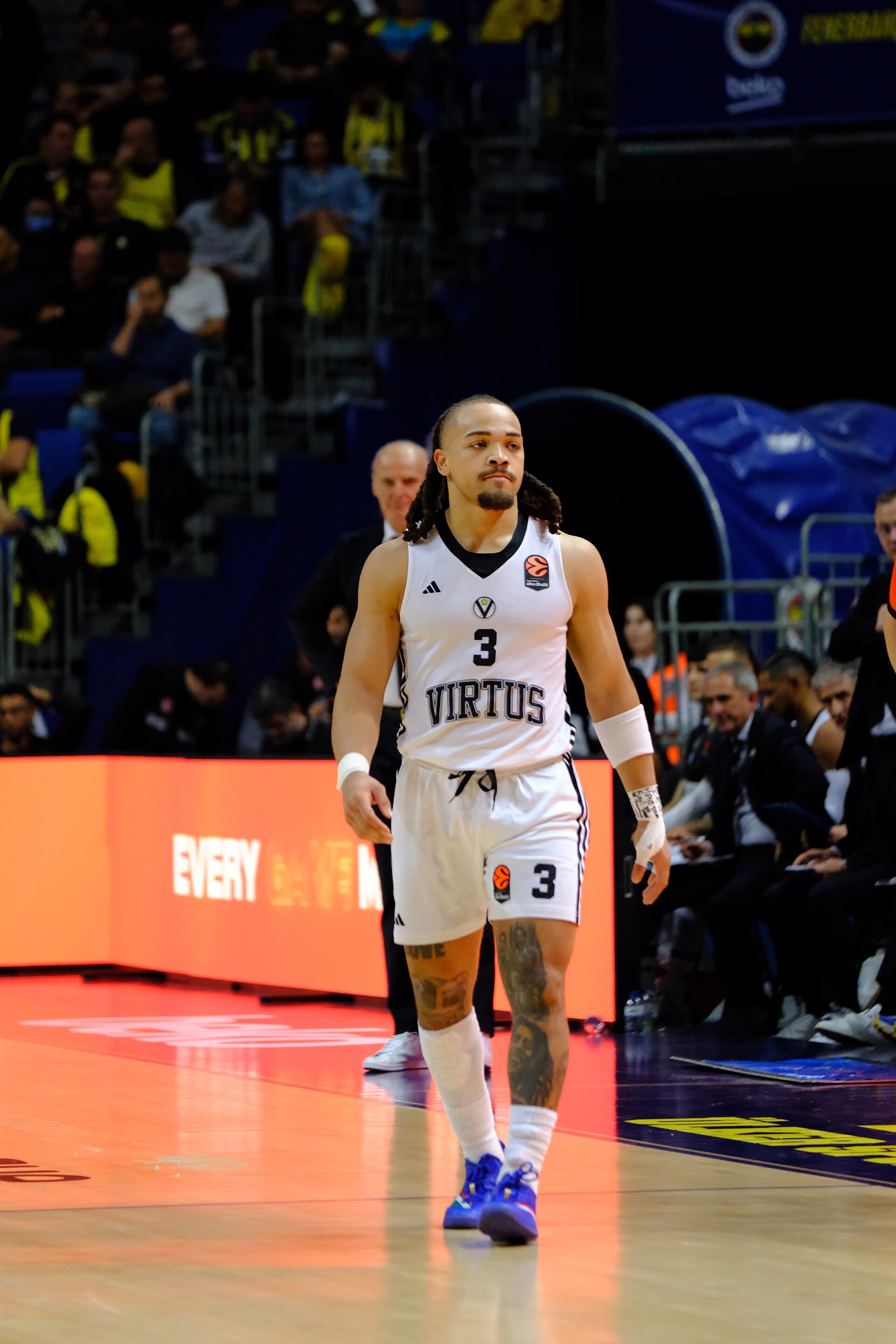 Carsen Edwards 3 Virtus Pallacanestro Bologna Euroleague 20251125