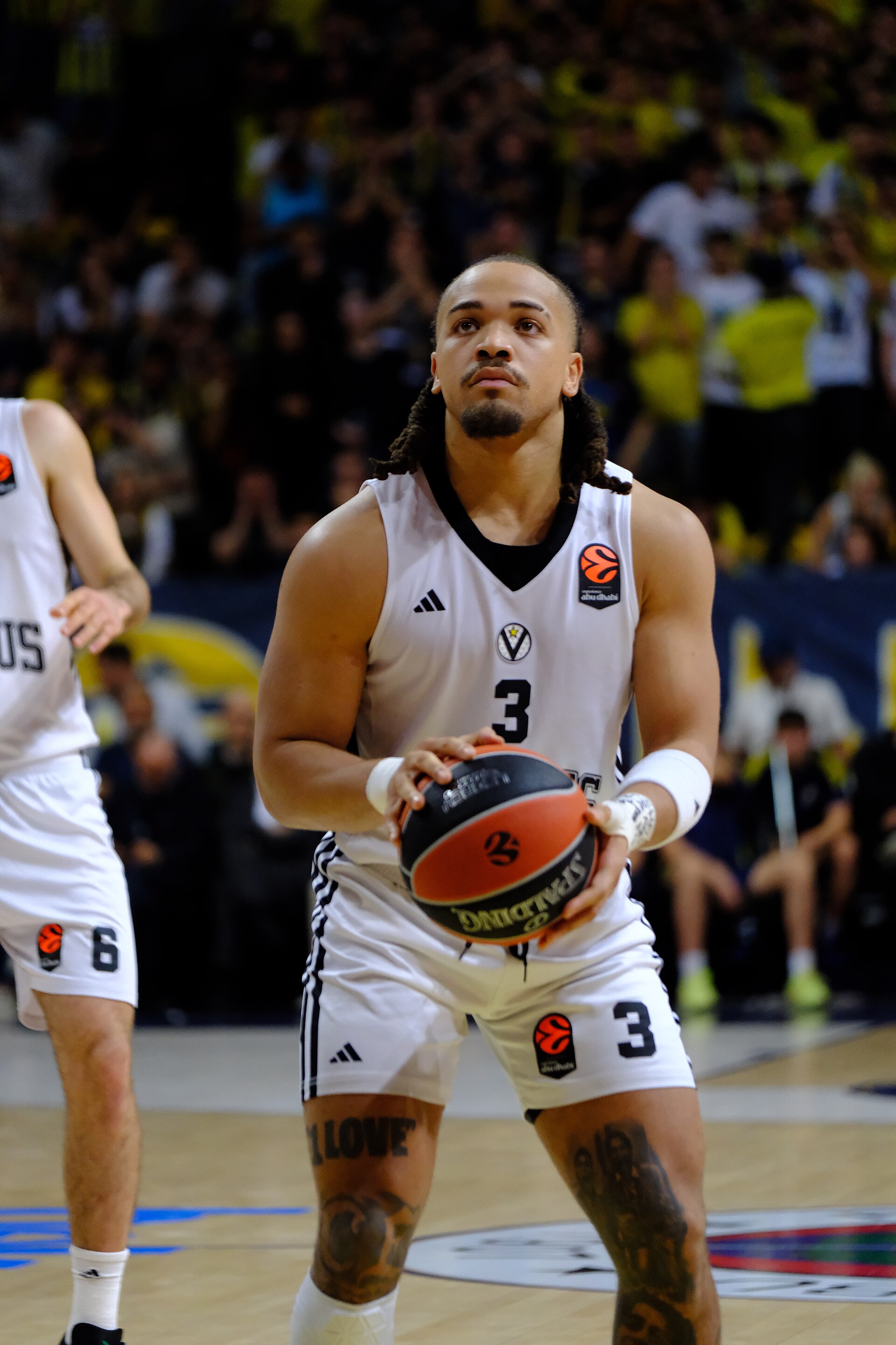 Carsen Edwards 3 Virtus Pallacanestro Bologna Euroleague 20251125