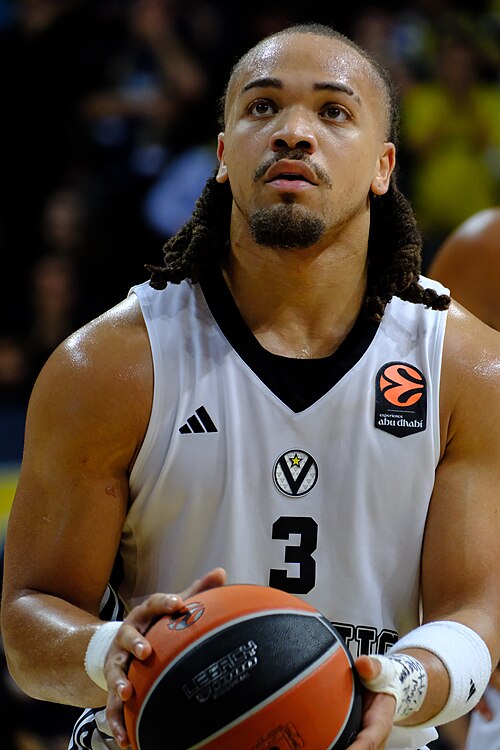 Carsen Edwards 3 Virtus Pallacanestro Bologna Euroleague 20251125