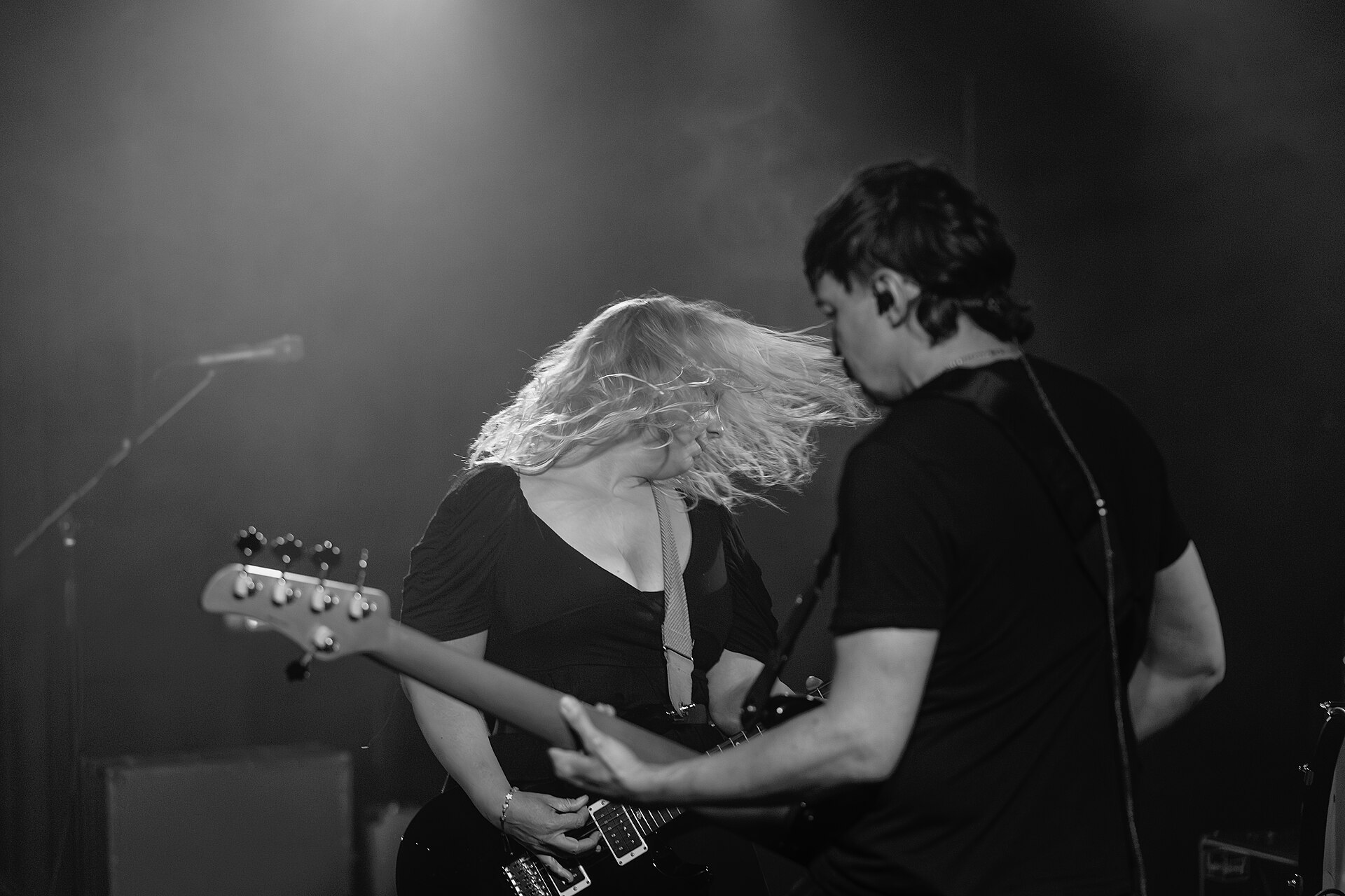 Chantel McGregor performs at Chinnerys on Southend-on-Sea, 4 June 2025