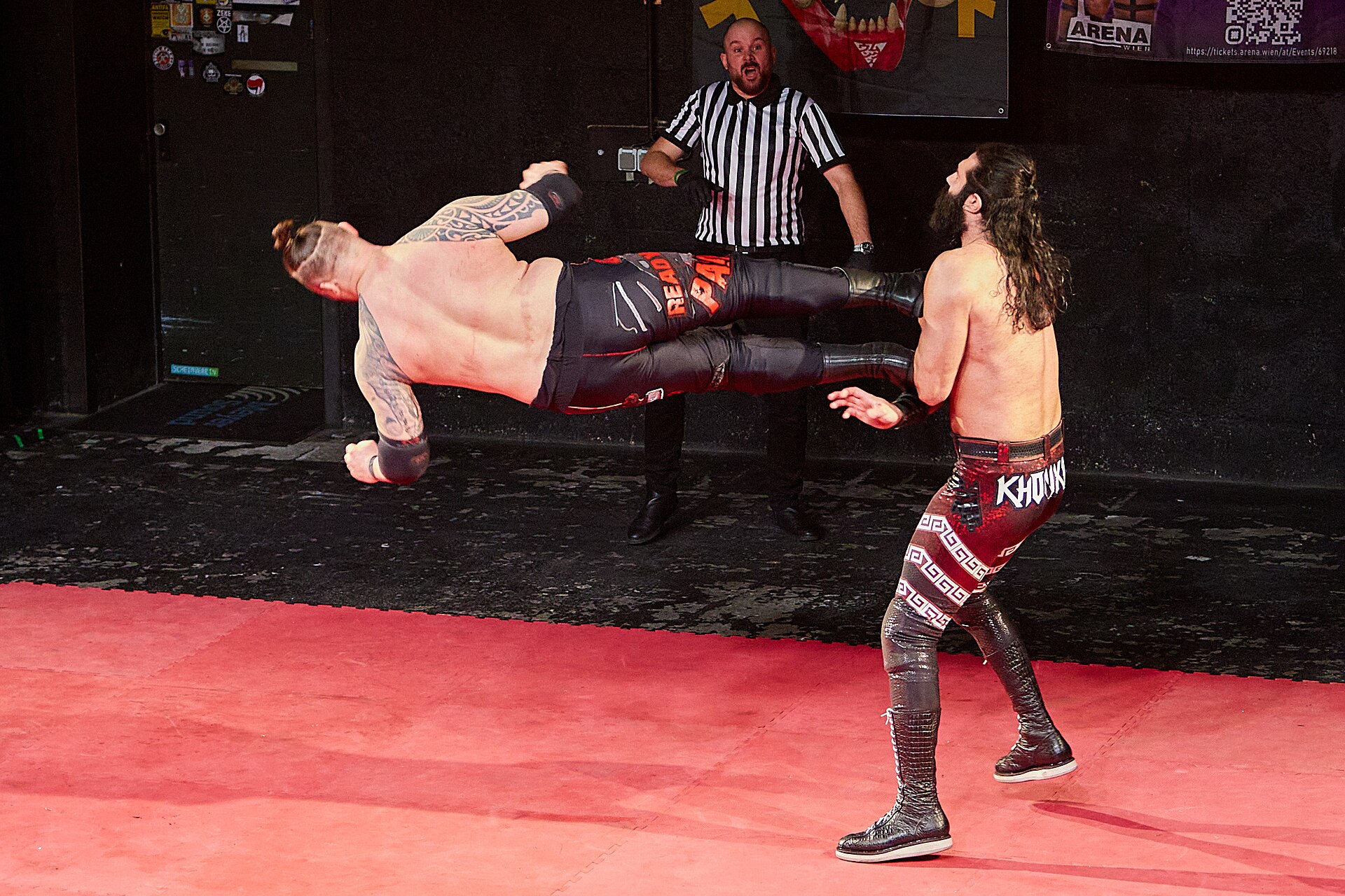 Christmas Brawl 2025, in Arena, Vienna, Wrestling Match, Khoukaz vs Pain 005