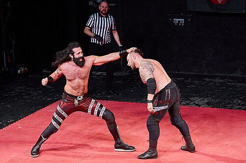 Christmas Brawl 2025, in Arena, Vienna, Wrestling Match, Khoukaz vs Pain 018