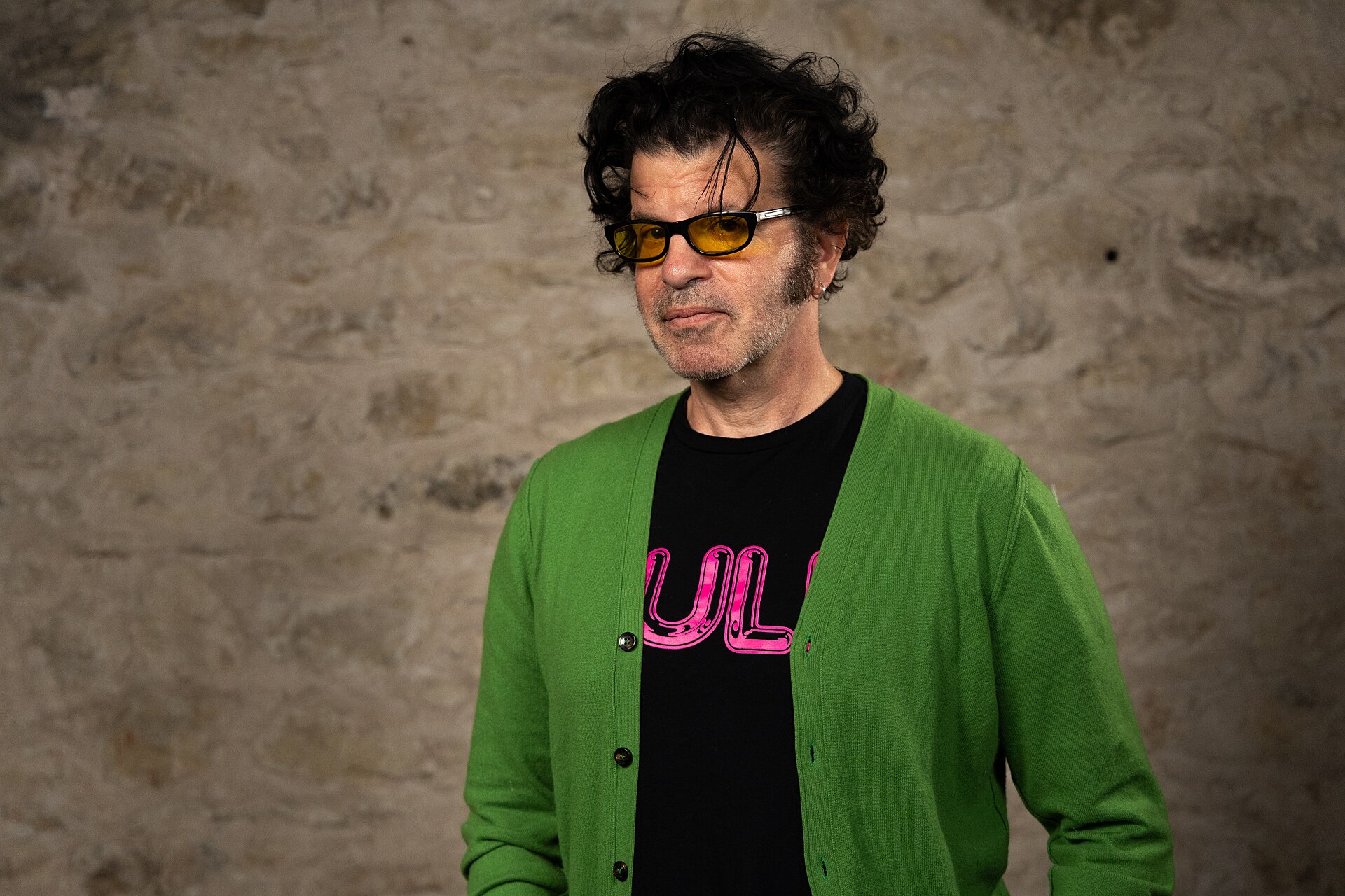 Daniel Raymont, Principal Actor, at the WikiPortraits studio at the 2025 SXSW Festival.