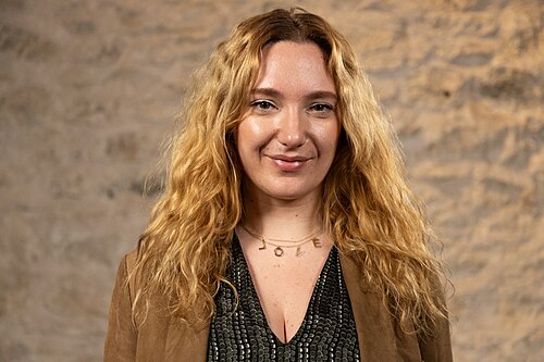 Danielle Krett, Actor/Producer, at the WikiPortraits studio at the 2025 SXSW Festival.