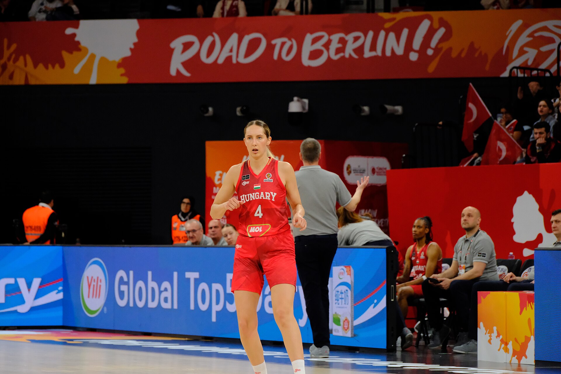 Debóra Dubei 4 Hungary 20260317