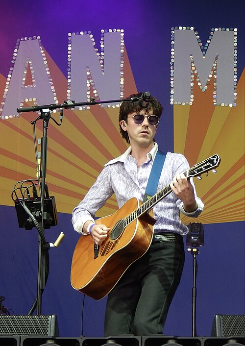 Declan McKenna at Truck festival 2024