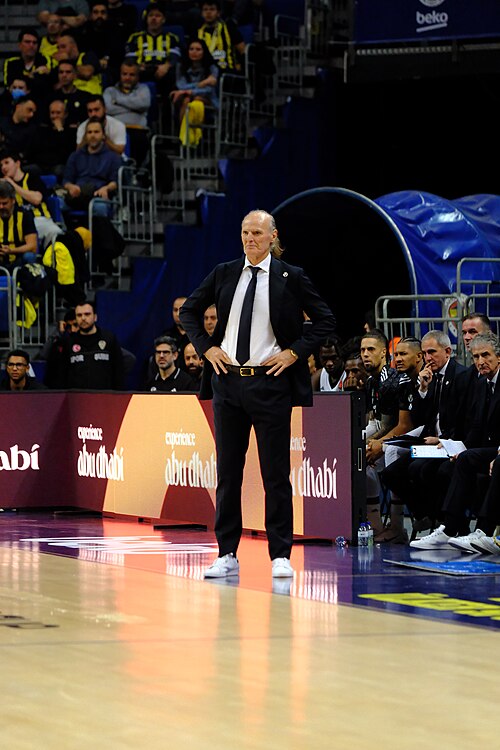 Duško Ivanović Virtus Pallacanestro Bologna Euroleague 20251125