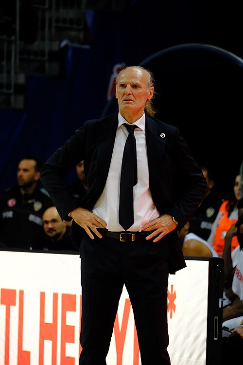 Duško Ivanović Virtus Pallacanestro Bologna Euroleague 20251125