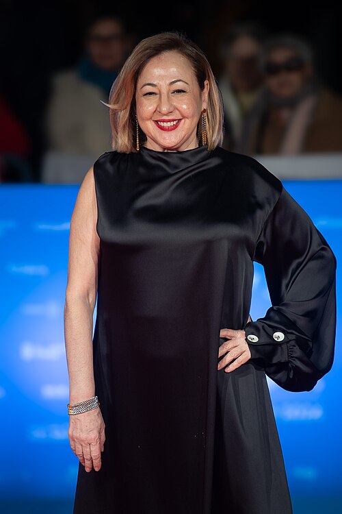 Carmen Machi en la alfombra roja del Festival de Málaga 2024 frente al Teatro Cervantes