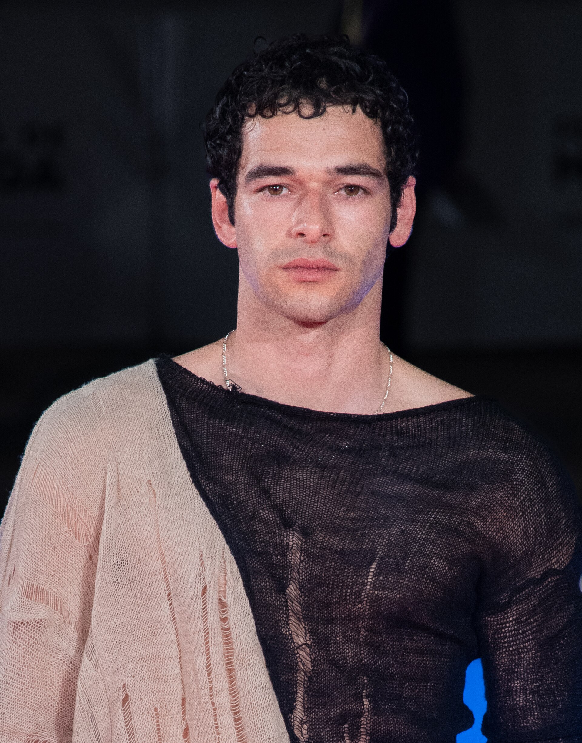 Claudio Portalo en la alfombra roja del Festival de Málaga 2024 frente al Teatro Cervantes