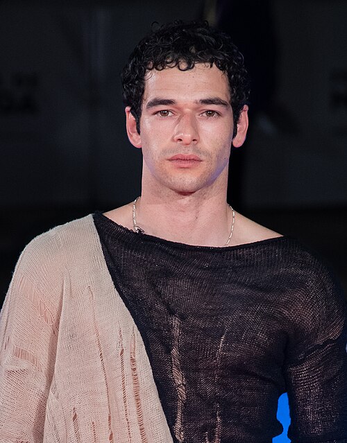 Claudio Portalo en la alfombra roja del Festival de Málaga 2024 frente al Teatro Cervantes