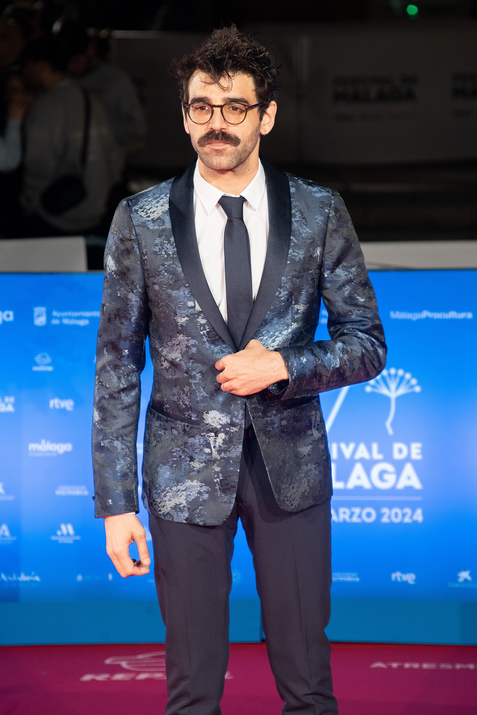 David Verdaguer en la alfombra roja del Festival de Málaga 2024 frente al Teatro Cervantes