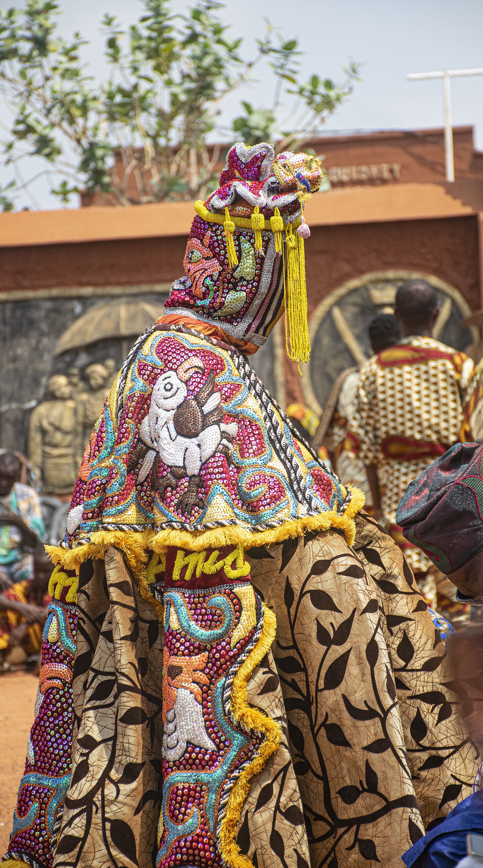 Cérémonie egungun à la place Migan