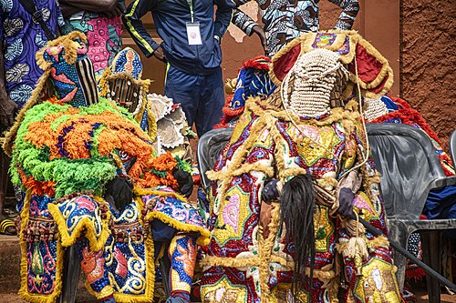 Cérémonie egungun à la place Migan