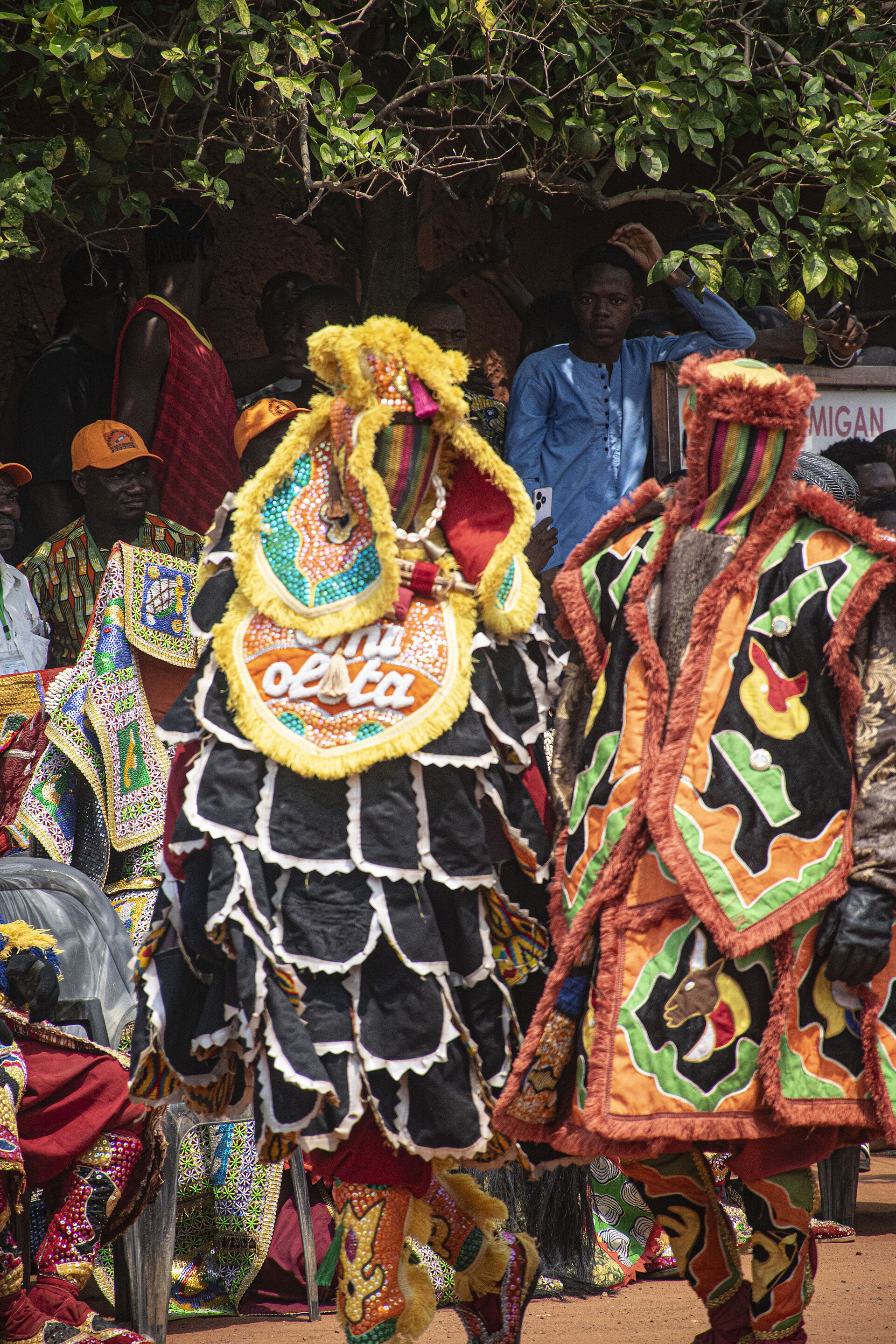 Cérémonie egungun à la place Migan