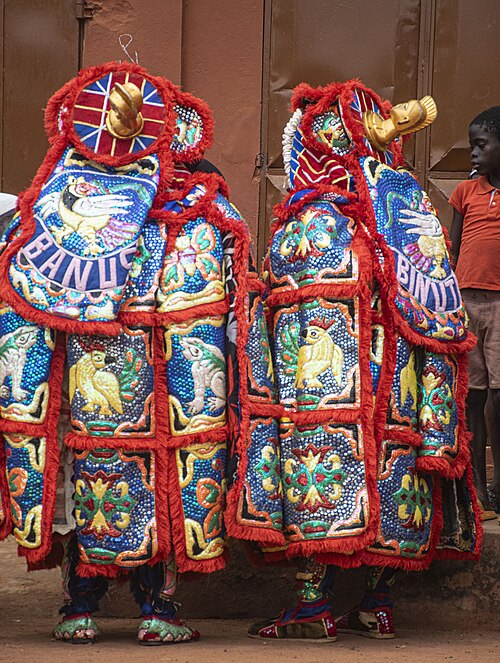 Cérémonie egungun à la place Migan