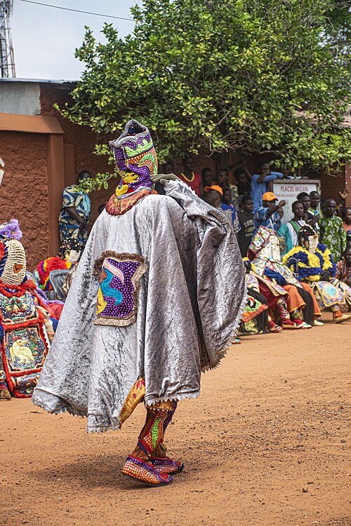 Cérémonie egungun à la place Migan