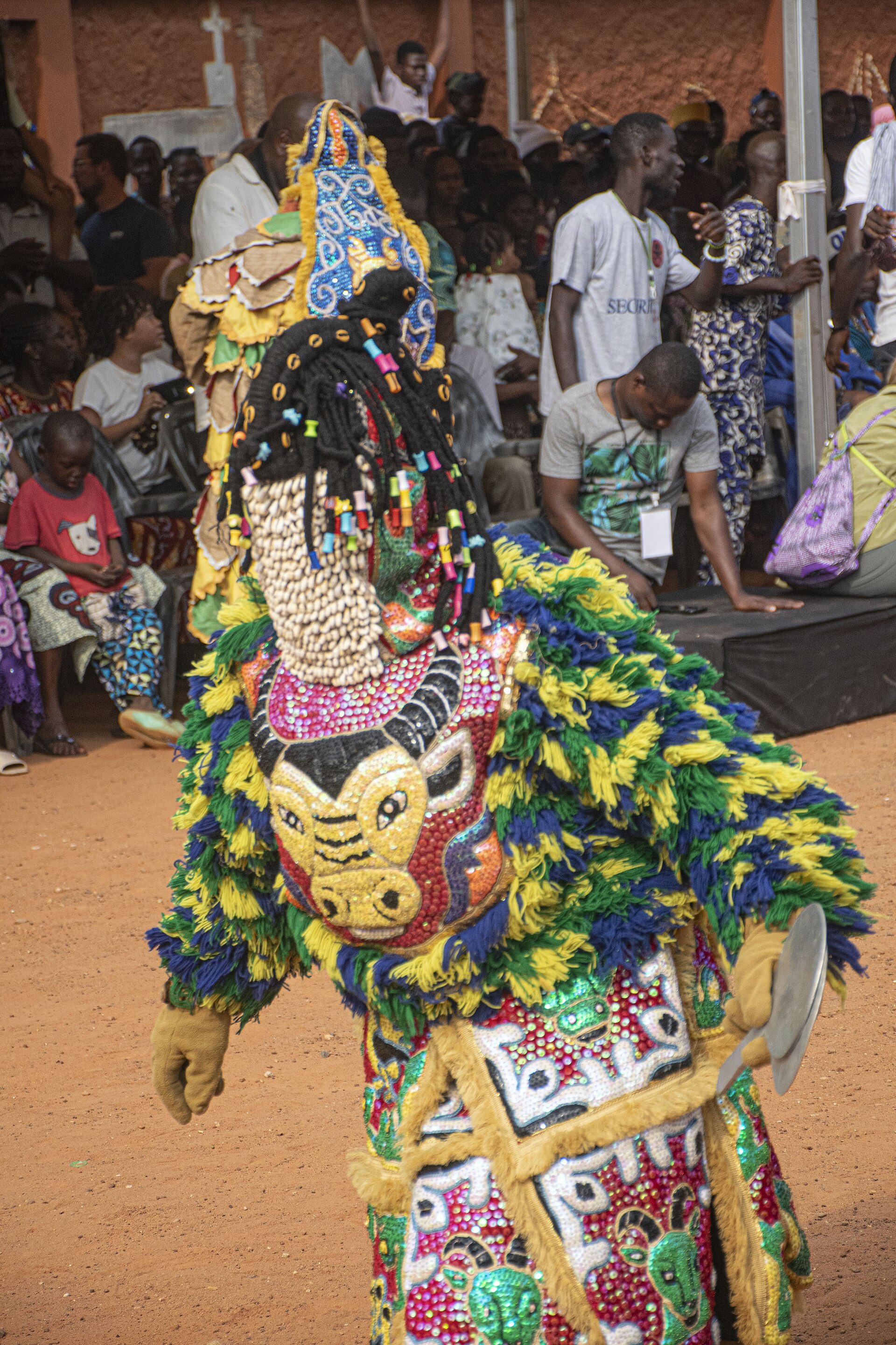 Cérémonie egungun à la place Migan