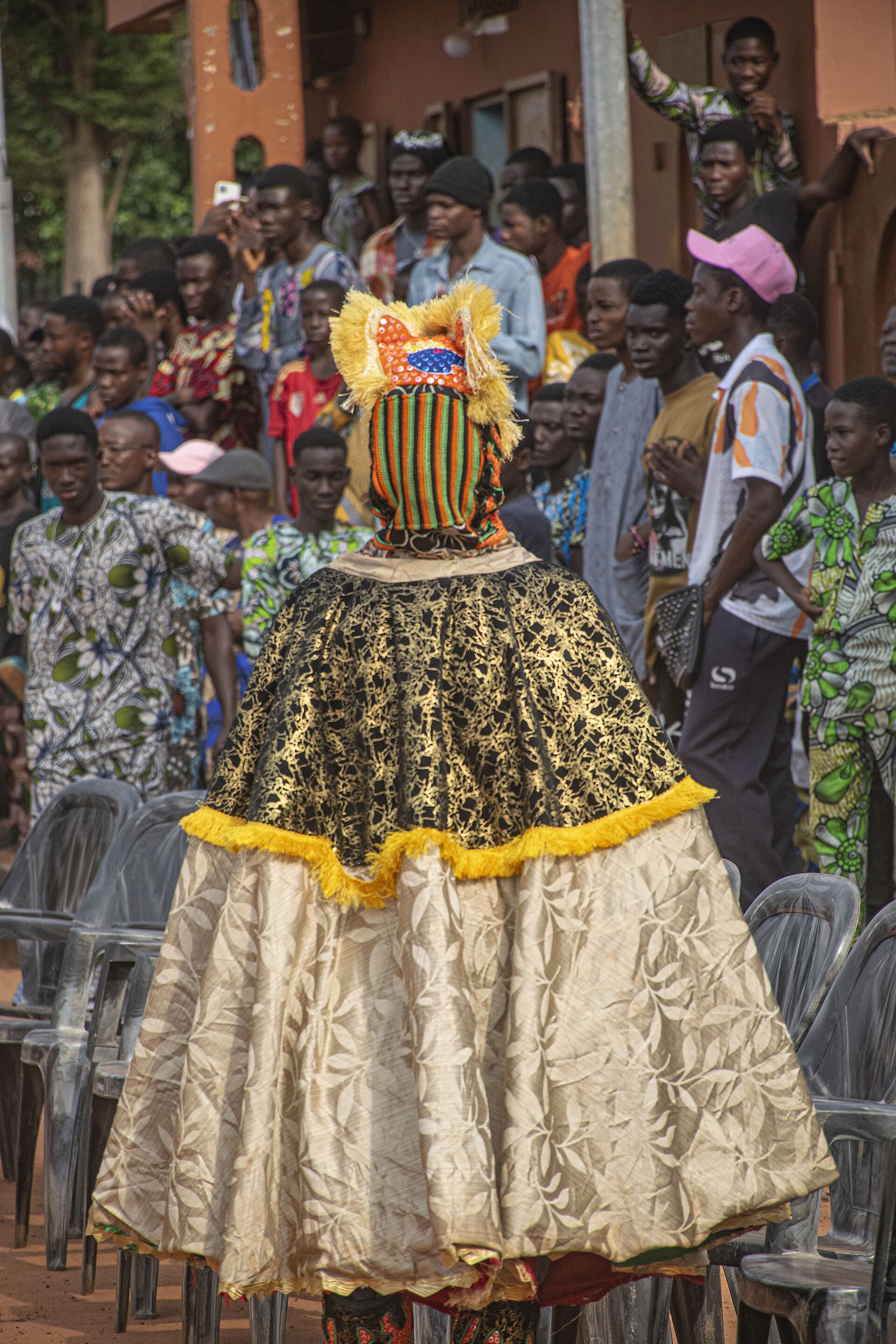 Cérémonie egungun à la place Migan