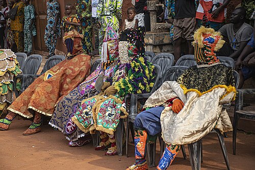 Cérémonie egungun à la place Migan