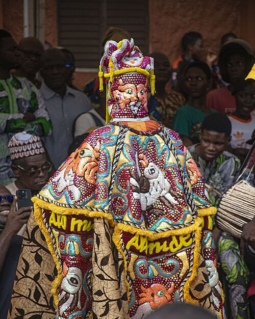 Cérémonie egungun à la place Migan