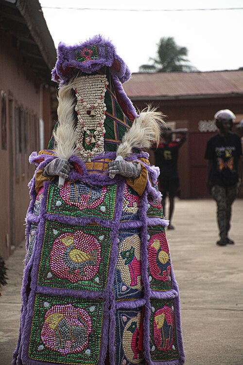 Cérémonie egungun à la place Migan