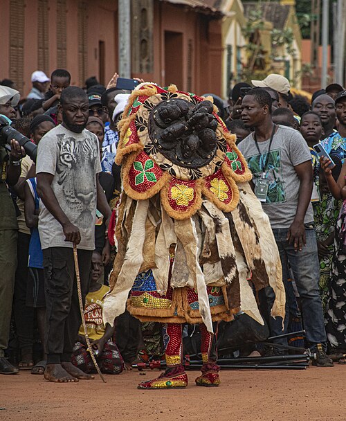 Cérémonie egungun à la place Migan