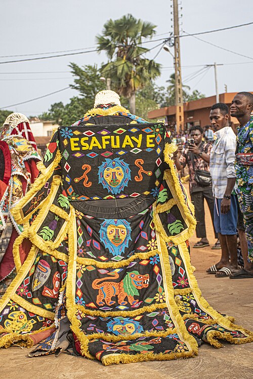 Cérémonie egungun à la place Migan