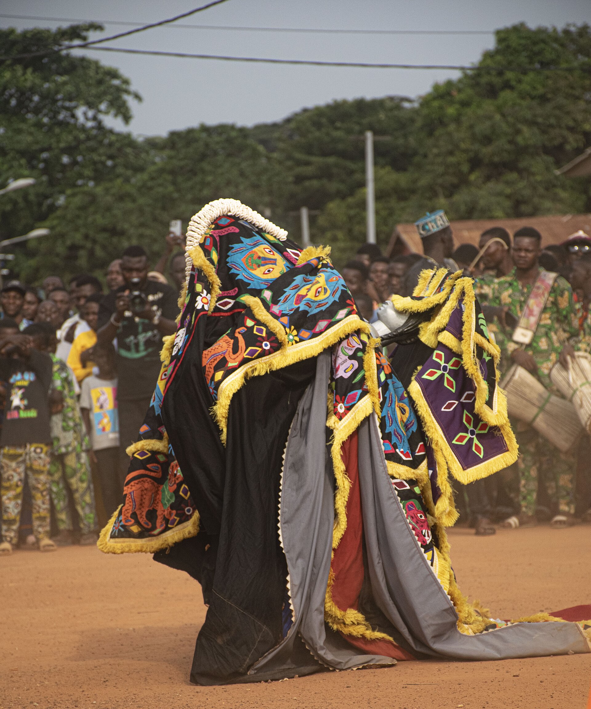 Cérémonie egungun à la place Migan